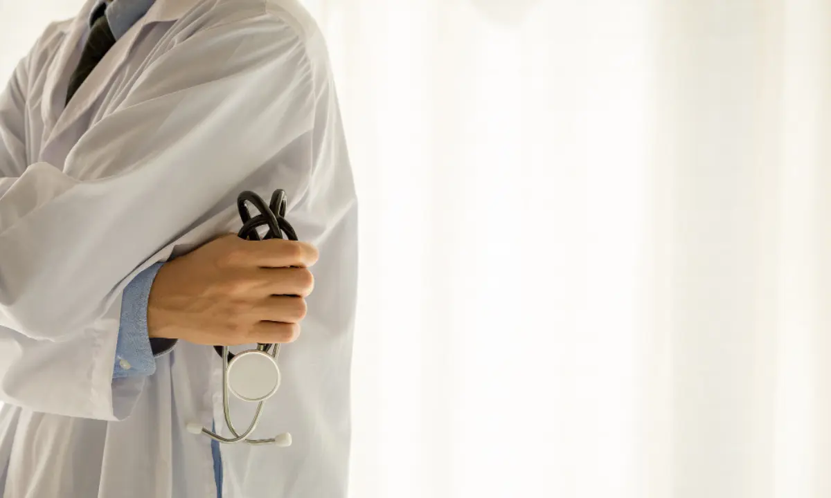 Médico de prontidão em hospital - Imagem de Greepik